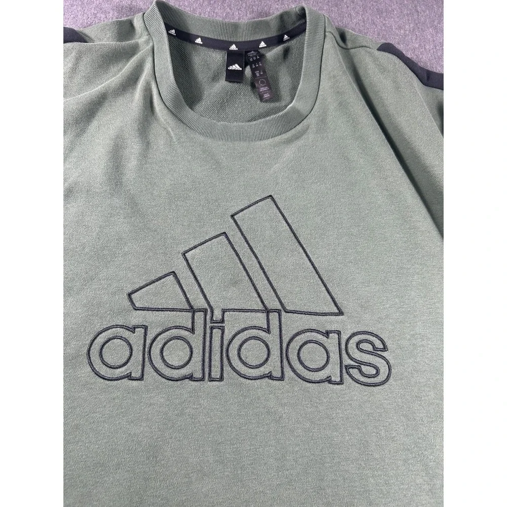 Adidas Future Icons Embroidered Badge of Sport Crewneck‎ Sweatshirt 2XL